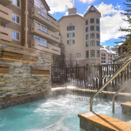 Luxurious 3 Bedroom 3 Bath Condo! Condo